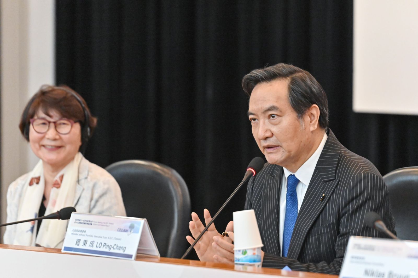 政府機關代表團團長羅秉成承諾，86點結論性意見與建議，後續都將循程序由性平處及各政府機關回應推動，行政院會持續監督各部會進度。翻攝行政院新聞與公告