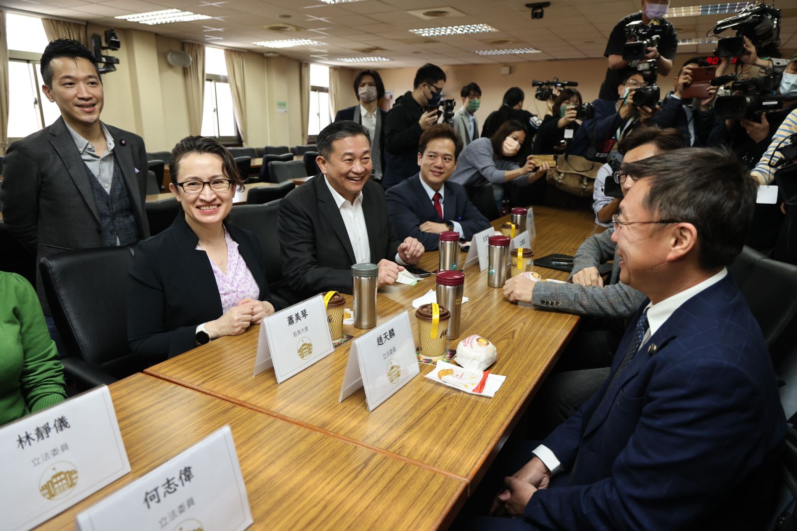  駐美代表蕭美琴近日返台述職，今（13日）應邀赴立法院與外交及國防委員會立委閉門茶敘。林啟弘攝