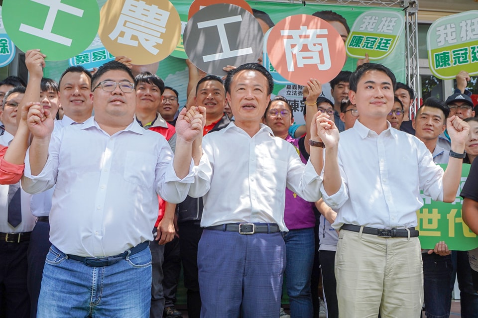 嘉義縣長翁章梁是全台唯一滿意度超過八成的首長。翻攝翁章梁臉書