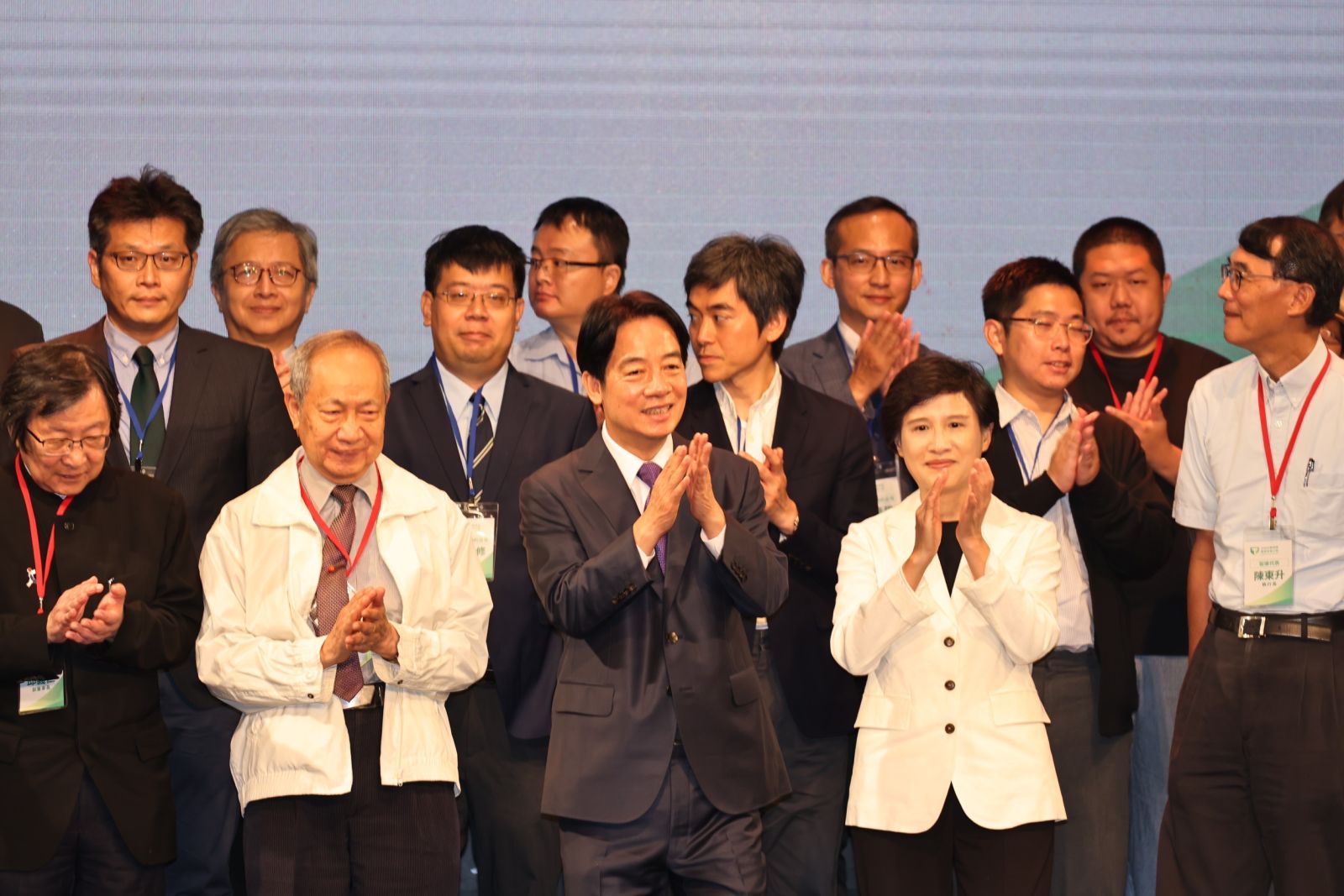賴清德今日舉行首場「國家希望工程」國政說明會,公布超過200位智庫與學者代表團成員。林啟弘攝
