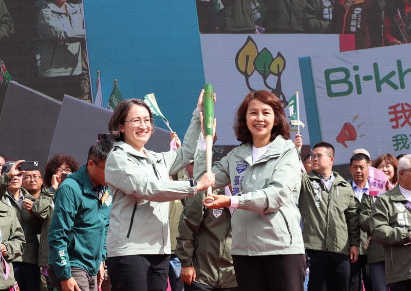蕭美琴日前赴花蓮出席立委參選人張美慧競總成立大會。中央社
