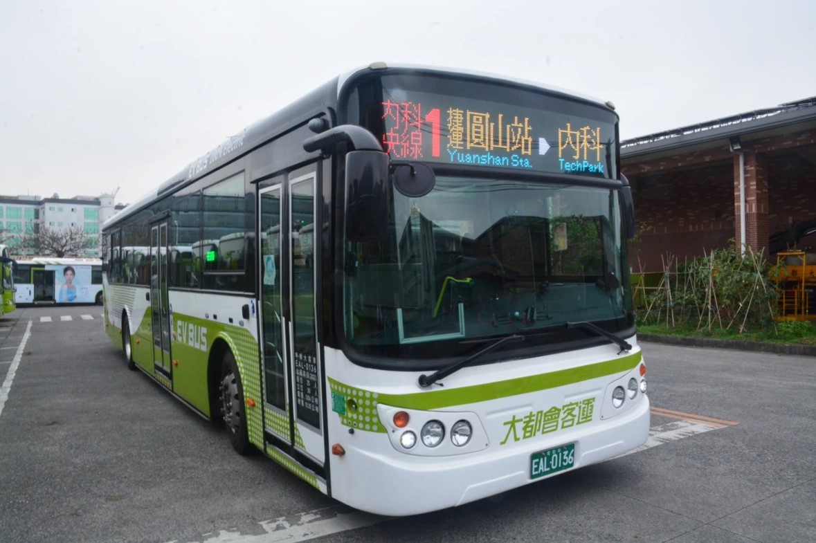北市府推出多路線專車以紓解內科交通,捷運東環段也預計在明年1月發包。翻攝臺北交通大家談FB