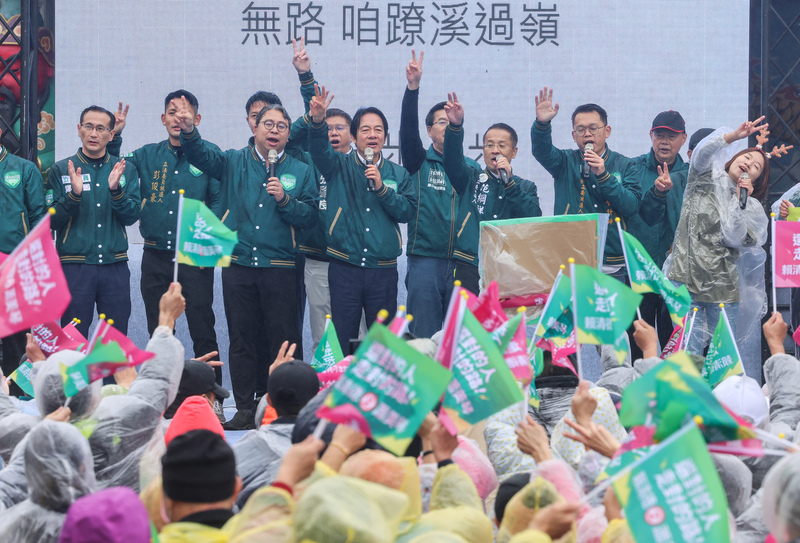 賴清德環島拼圖「唱土地的歌,拼咱的希望」活動24日進入最後一天,桃園場上午在明倫三聖宮舉行。中央社