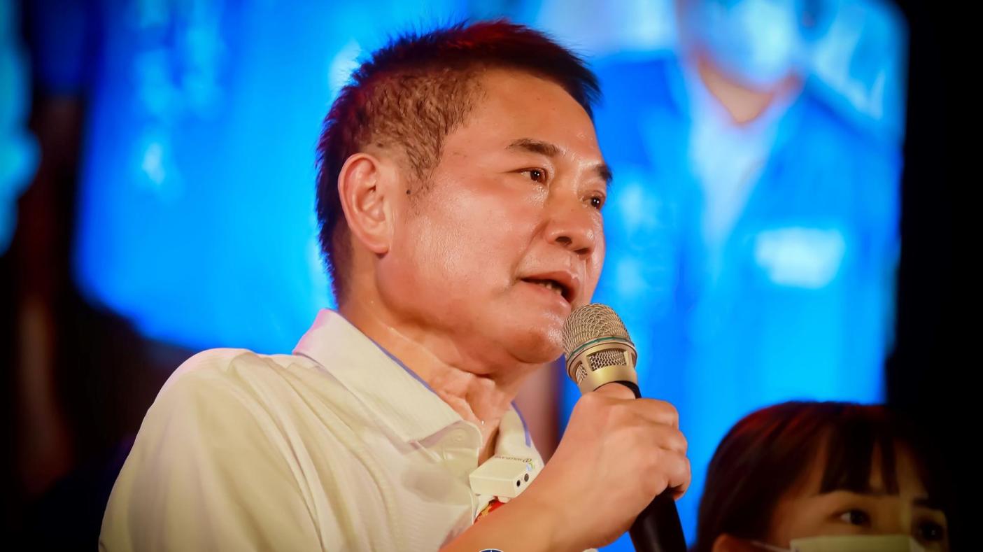 鍾東錦被挖出35年前傷害致死黑歷史，團隊反駁指那是黑牢。翻攝鍾東錦臉書