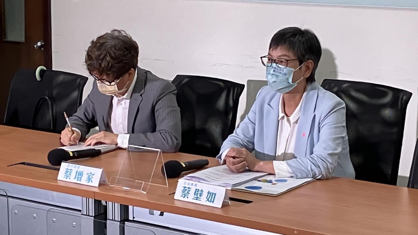 面對碩士學位遭撤銷，蔡壁如出面說明，強調德明科大應提供學倫會完整決議書，若引述不當屬實，將會辭去立委職位。楊政凱攝