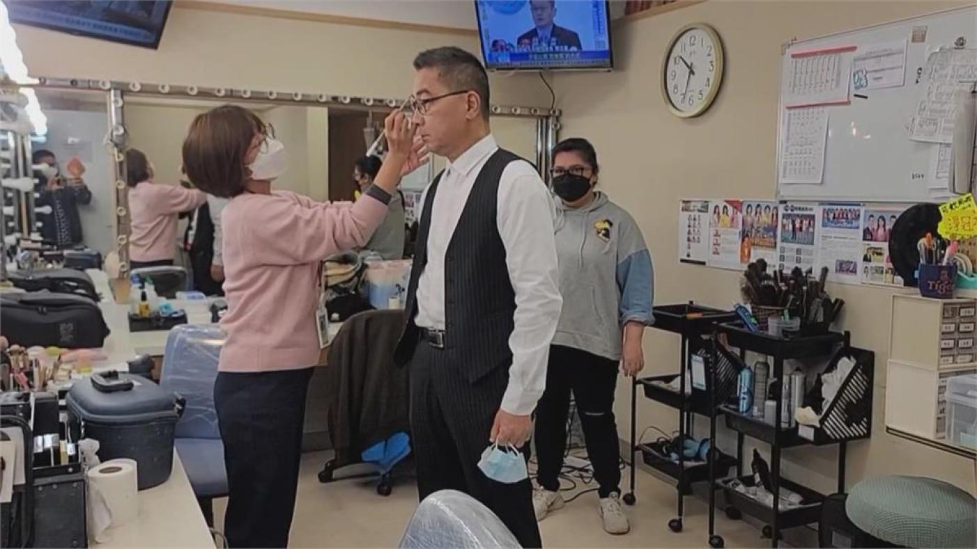 甫辭職內政部長的徐國勇找到新工作，確定主持民視政論節目。翻攝民視新聞網
