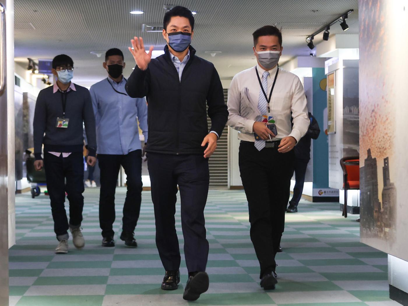 北市長蔣萬安29日視察社會局，會後表示已指示社會局， 明年恢復發放1500元重陽敬老金。中央社