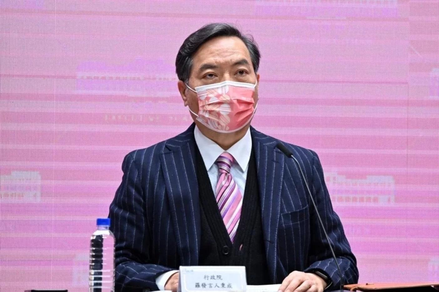 行政院發言人羅秉成今上午主持院會後記者會。行政院提供