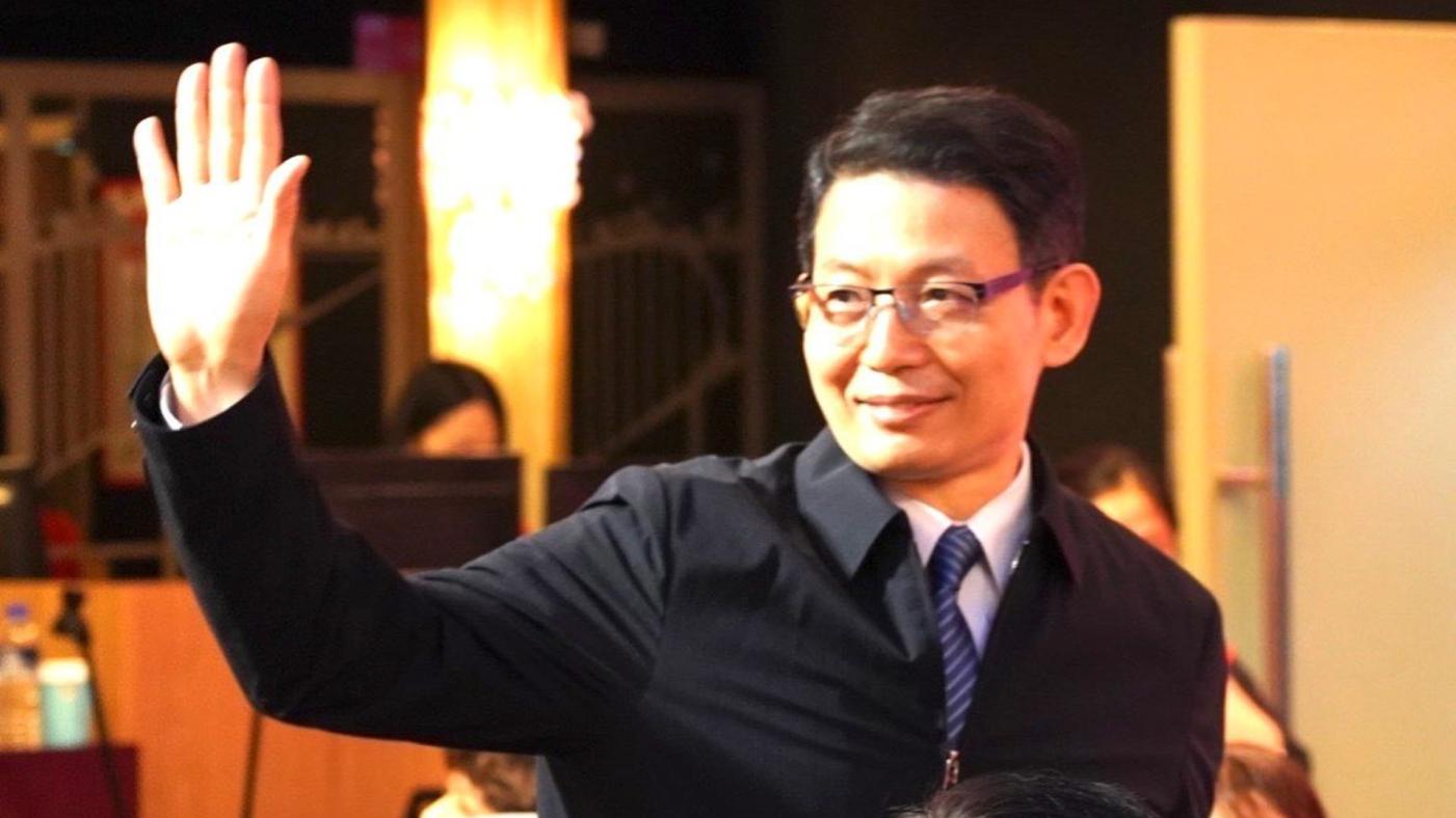 曾被媒體譽為「國防部史上最強發言人」的羅紹和５日出新書。翻攝羅紹和臉書
