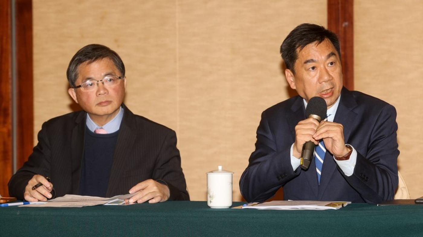 行政院秘書長李孟諺、準發言人陳宗彥（右）今天舉行內閣名單公布記者會。中央社