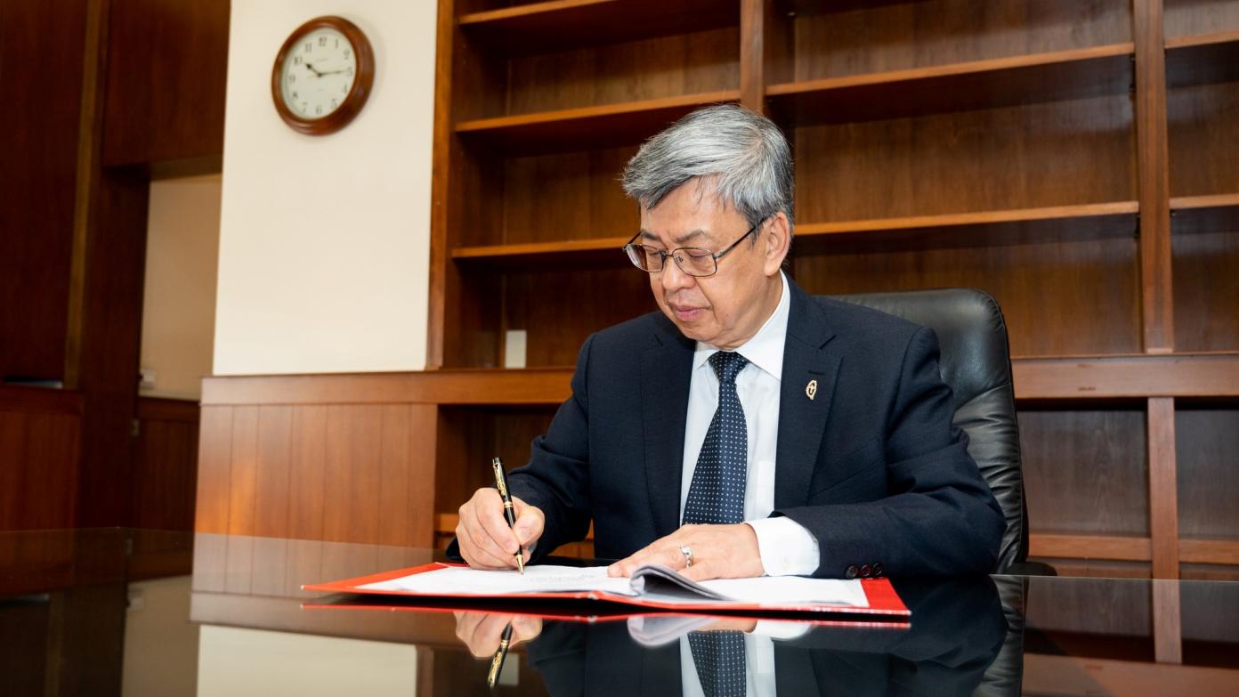 陳建仁昨正式接任閣揆，透過臉書曝心情。翻攝陳建仁臉書