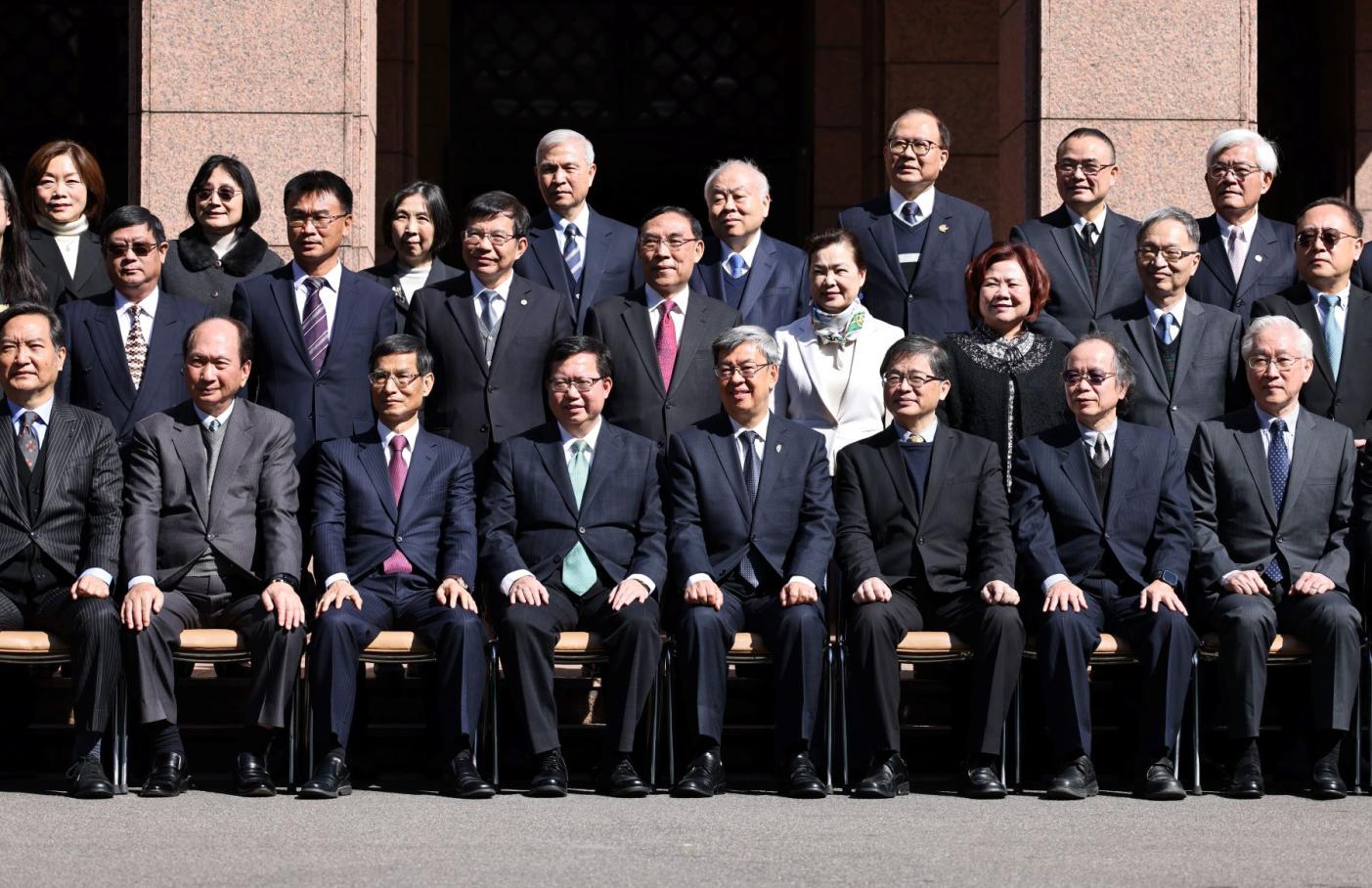 陳建仁內閣（圖）1月31日上任，運安會主委卻被爆當日搭公務車與妻子去修車，隨後更先到台灣大學才回運安會辦公。資料照片／林啟弘攝