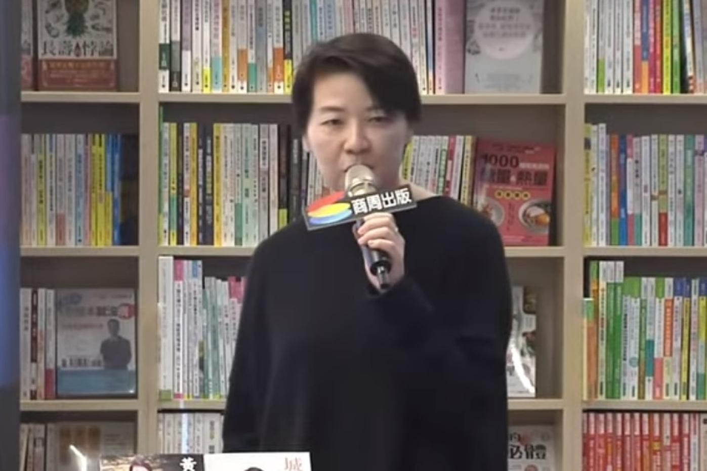  黃珊珊感恩巡迴暨簽書分享會。翻攝黃珊珊 YouTube 頻道