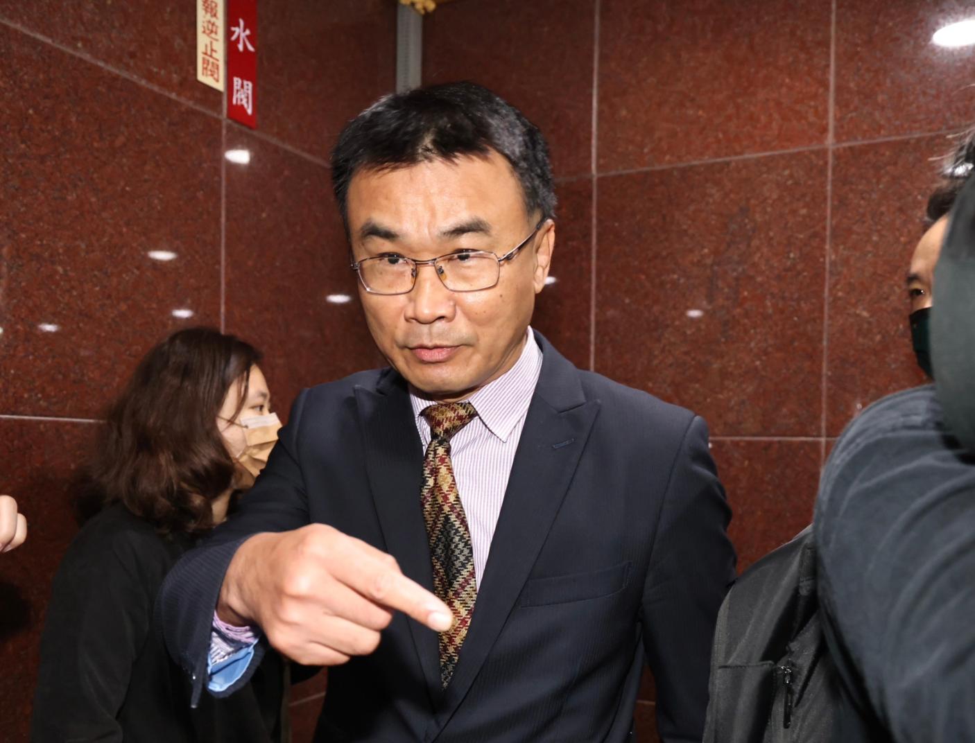 農委會主委陳吉仲表示，自己不會戀棧，對個人位子沒做好會知所進退。林啟弘攝