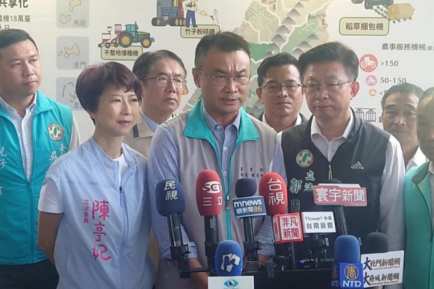 陳吉仲受訪回應侯友宜提調高老農津貼。中央社