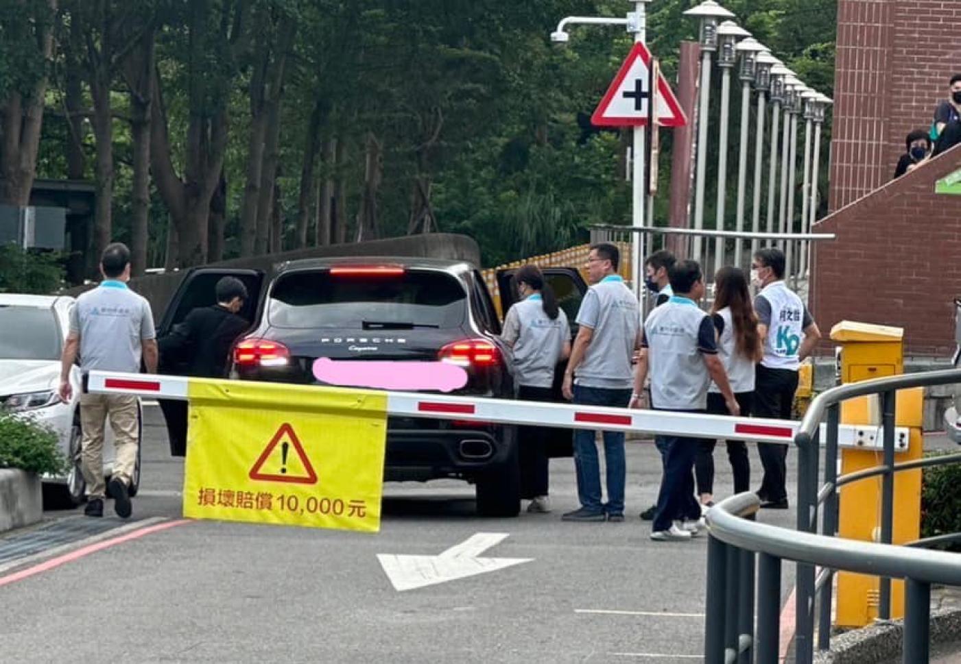 新竹市長高虹安被爆以百萬名車接送。翻攝新竹市議員楊玲宜臉書