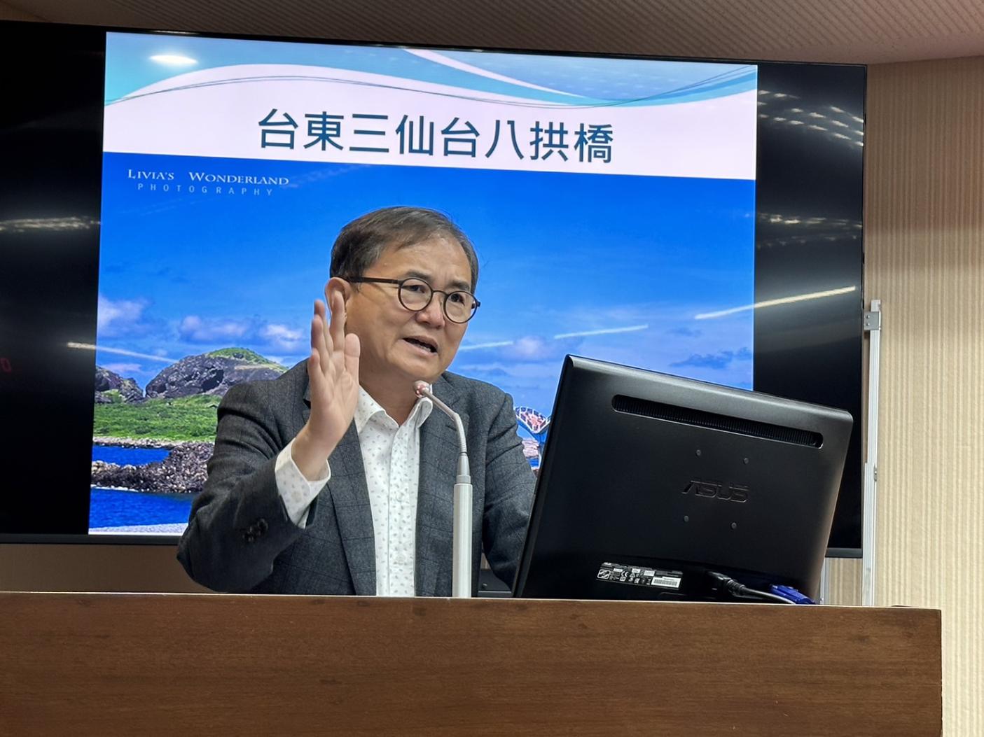 台東縣長濱鄉代會主席梁秀貞宣布退出民進黨，力挺以無黨籍登記參選的現任立委劉櫂豪。劉櫂豪服務處提供