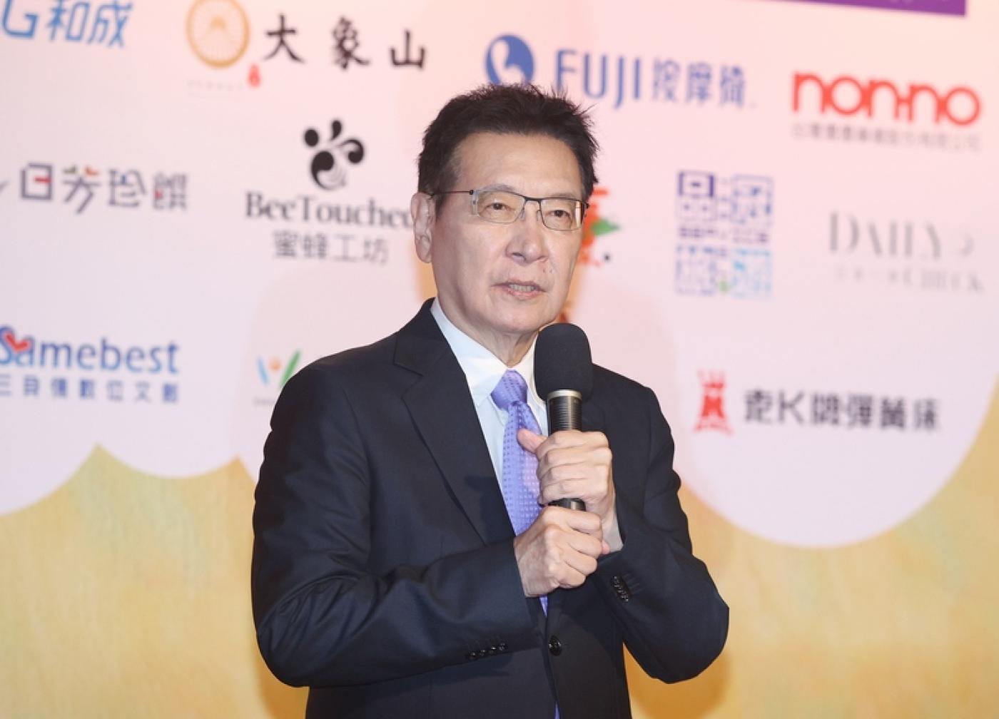 網傳趙少康私吞新黨3億，遭王建煊（右）批「骯髒人」，侯辦駁斥網路謠言不符事實。中央社資照