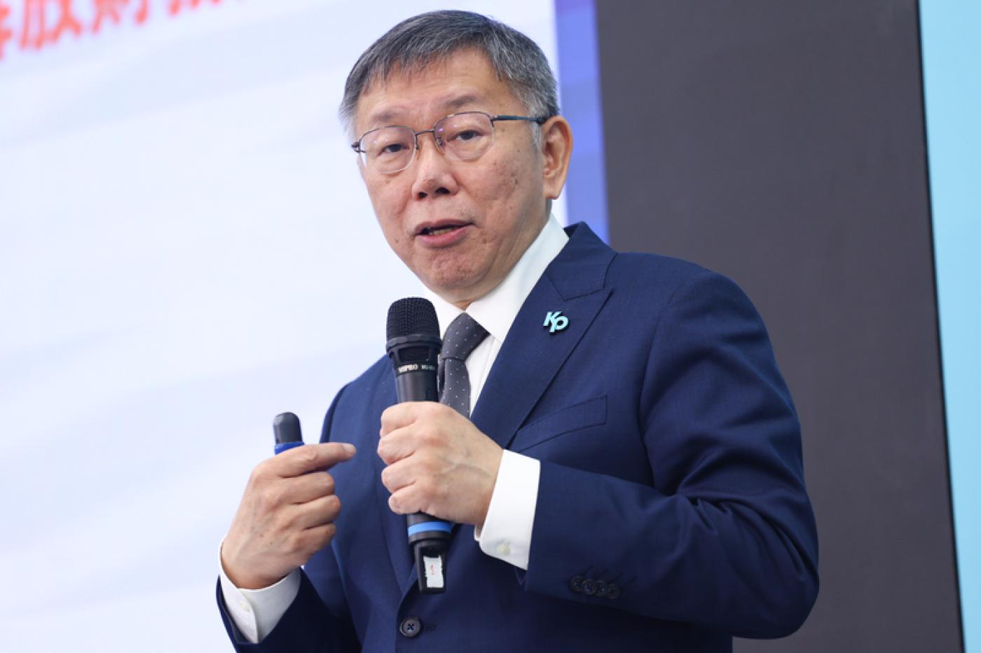 柯文哲強調，維持現狀是不得已的選擇，若他當選總統會按照蔡英文總統路線，兩岸維持現狀。中央社資照