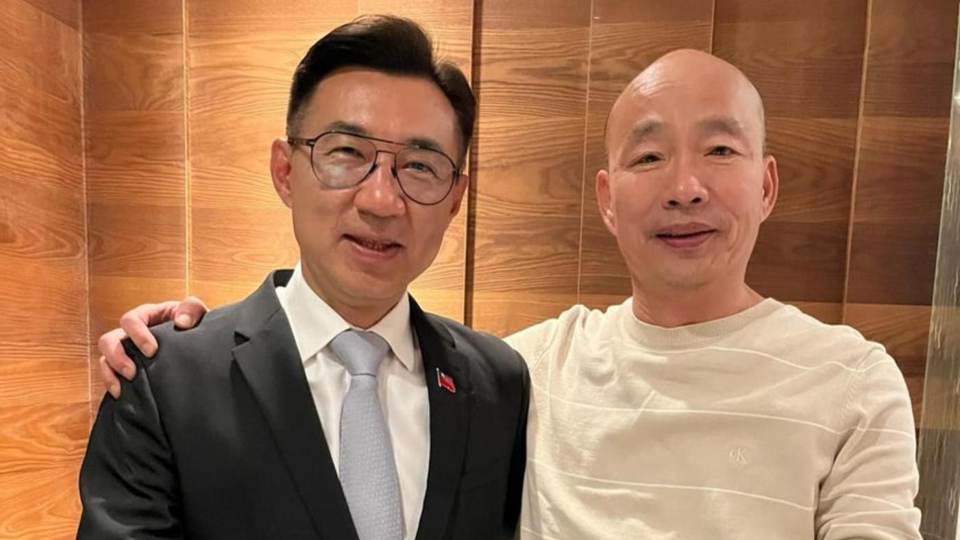 韓國瑜（右）18日宣布與江啟臣（左）搭擋角逐立院龍頭。翻攝韓國瑜臉書