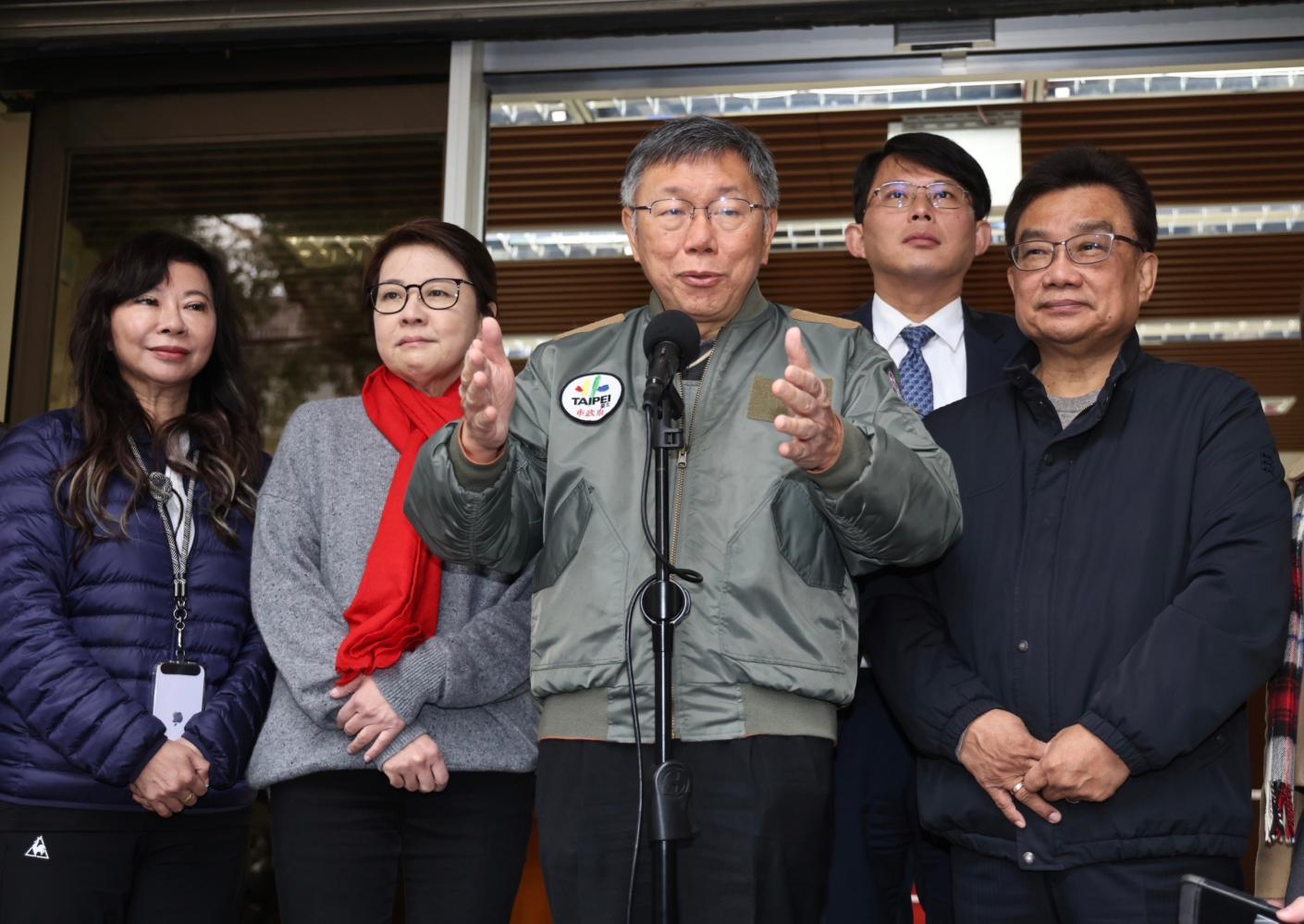 民眾黨主席柯文哲26日赴立院與黨籍8位準立委開黨團會議。林啟弘攝