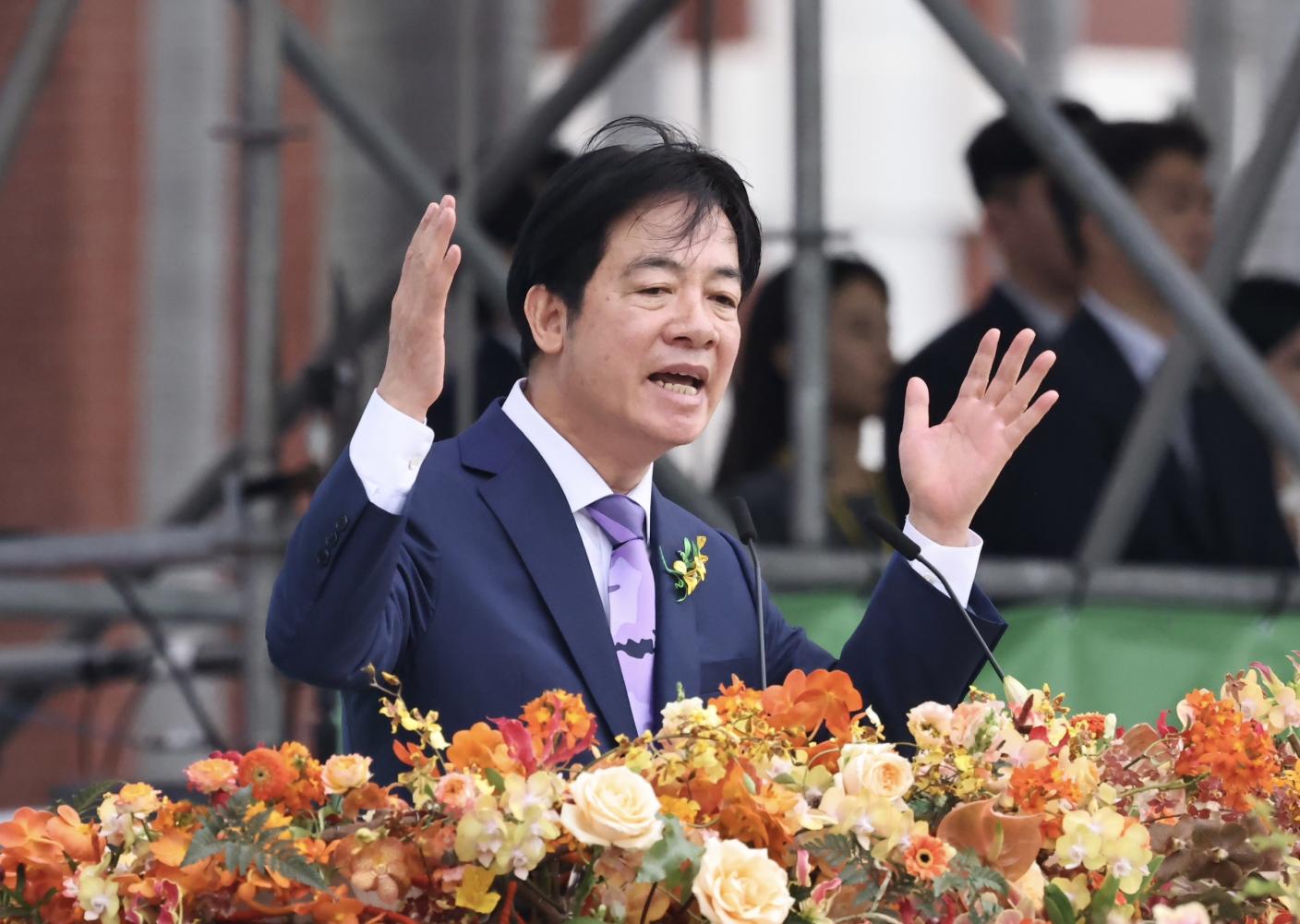 賴清德總統（中）發表就職演說，呼籲中國停止對台文攻武嚇。林啟弘攝