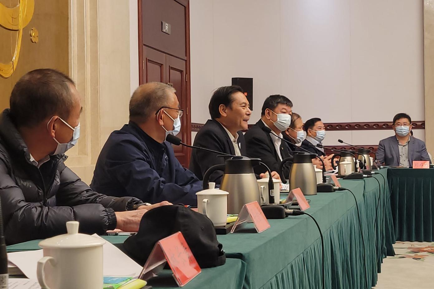 連江縣長王忠銘（左三）到中國福州磋商討論新四通。翻攝王忠銘臉書