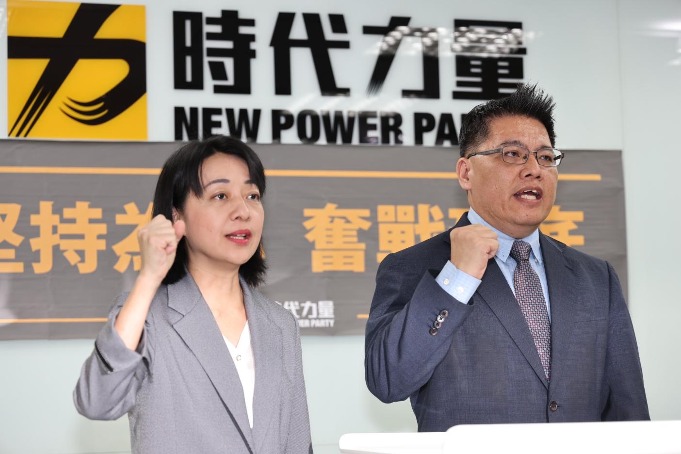 時代力量黨主席王婉諭24日宣布，提名邱顯智參選新竹市區域立委。林啟弘攝