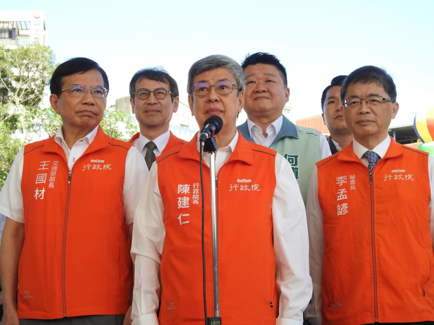 陳建仁出席「國道1號五股交流道增設北入及北出匝道改善工程」暨「國道1號林口交流道改善工程」祈福動土典禮。中央社