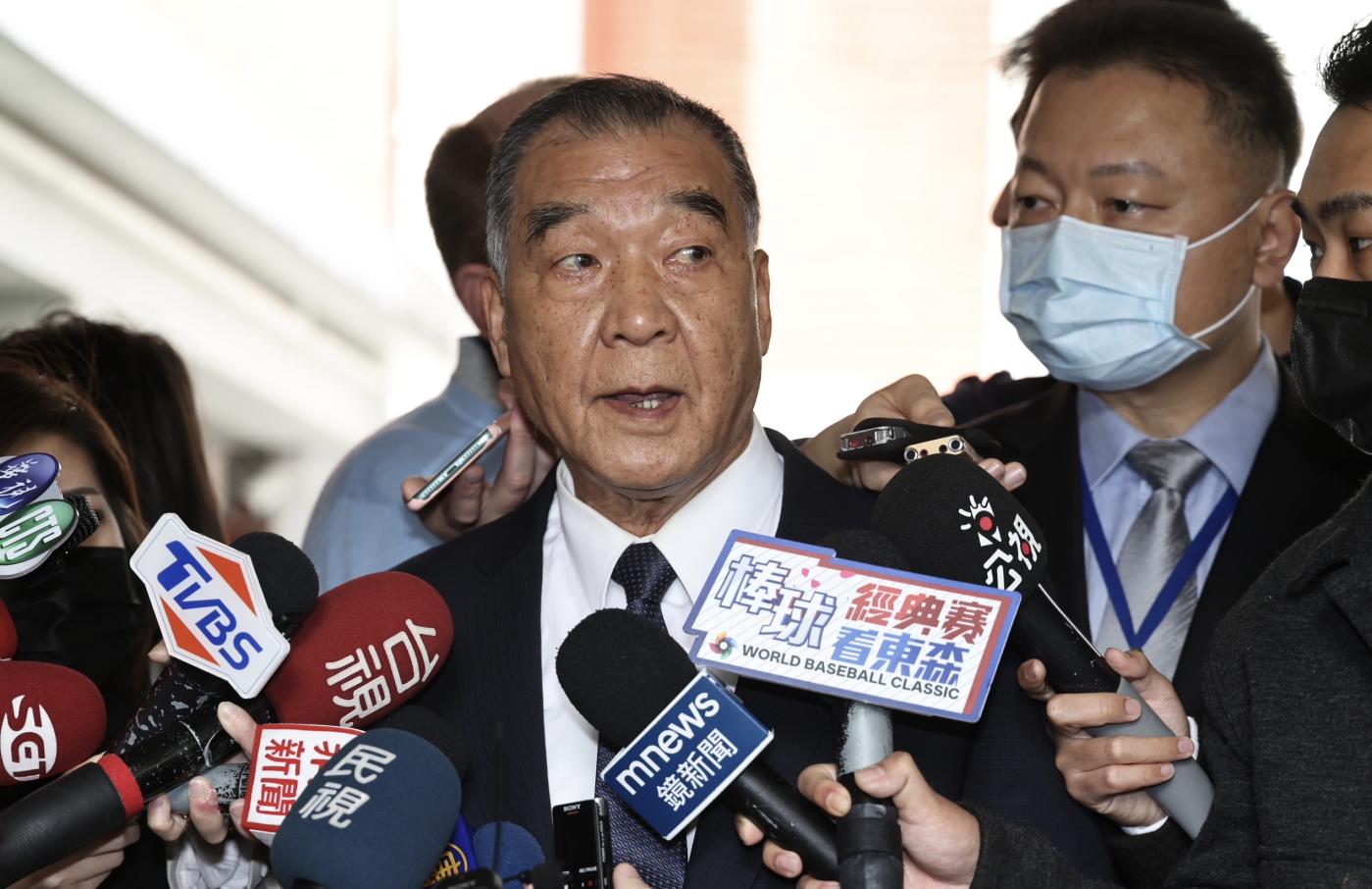 金門二膽上兵擅自離營後被證實在中國大陸，外界憂心其洩漏金門防務，國防部長邱國正受訪時說調整部署是平常該做的。林啟弘攝